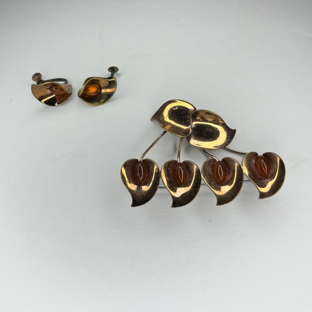 Vintage Gold Plated Parure Leaf Jewelry Pin & Back Earrings Amber Brooch